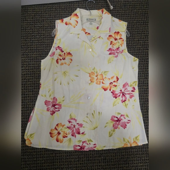 Floral Sleeveless Women's Top - Picture 9 of 9